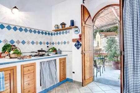 La Cabane Bleau The Perfect Beachfront Apartment Marina del Cantone Exterior photo